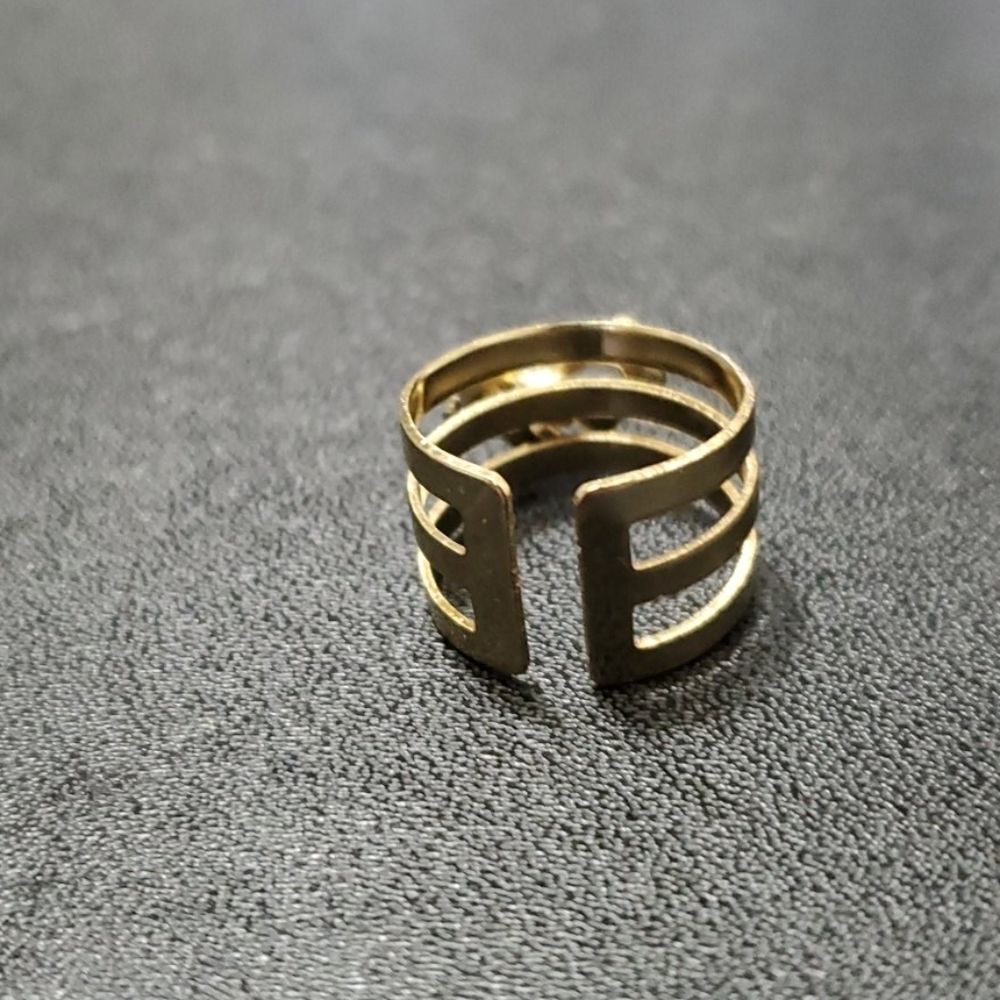Gold tone bow ring adjustable - Picture 6 of 10